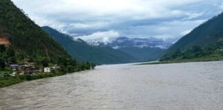 कर्णाली नदीमा ट्रक खस्दा दुई जनाको मृत्यु