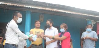 नेत्रहिन युवासंघ रुपन्देहीद्धारा दुई आश्रममा स्वाथ्य सामग्री प्रदान