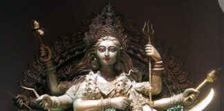 दशैँको तेस्रो दिन आज चन्द्रघण्टाको पूजा गरिँदै