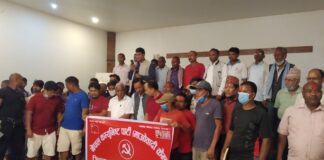 विभिन्न कारण अन्य पार्टीमा लागेका रूपन्देहीका एकसय बढी पुर्व माओवादी कार्यकर्ता पुरानै घरमा फर्किए