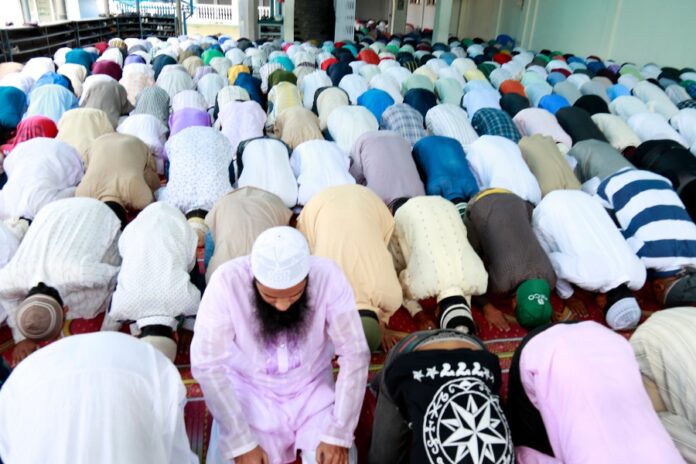 muslim-nepali_FqRGHv7co9