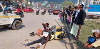 बुटवलको सडक दुरावस्थाकाे बिराेधमा प्रदर्शन