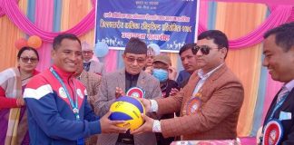 सरकारी विद्यालयले कालिकाबाट पाठ सिक्न जरुरी : मन्त्री खाँ