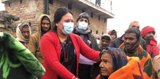 राज्यमन्त्री रीनाको पहलमा कपिलवस्तुको छोटकी तौलिहवाका जेष्ठ नागरिक तथा अतिबिपन्न परिवारलाई कम्मल बितरण