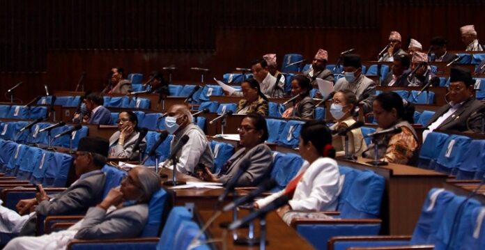 house_of_representative_meeting_xELOwF9OOL