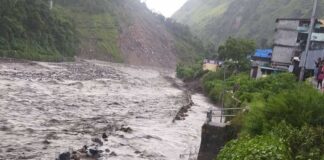 दार्चुलाको लास्कुमा बाढीले दर्जन बढी घर बगायो, ११ जना बेपत्ता