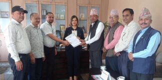 चर्को व्याज विरुद्व व्यापार संघद्धारा गर्भनरलाई ज्ञापनपत्र