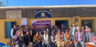 विद्यार्थीलाई न्यानो कपडा तथा शैक्षिक सामाग्री वितरण