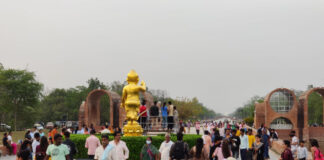 नयाँ बर्षको पहिलो दिन लुम्बिनीमा ४० हजार बढी पर्यटक