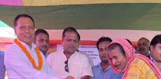 विपन्न परिवारलाई निःशुल्क विद्युत् मिटर वितरण