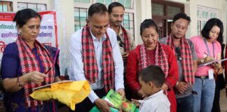 बुटवलले मनायो बाल दिवस, नगर प्रमुख र उपप्रमुखद्वारा विद्यार्थीलाई पोशाक र कापी बितरण