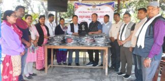 लायन्स क्लब कपिलवस्तु प्राचीनद्धारा विपन्न बिद्यार्थीलाई झोला वितरण