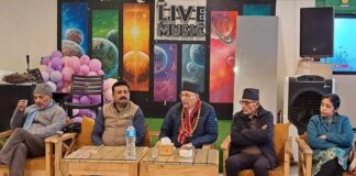 चाैतर्फि बिराेध भइरहदा पनि गृहमन्त्री लामिछाने पदमा बसिरहनु रहस्यमय : शेखर कोइराला