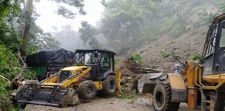 पुर्बी नवलपरासीमा सडक भासिँदा बुटवल-नारायणगढ सडक खण्ड अबरुद्ध : खुलाउने प्रयास जारी