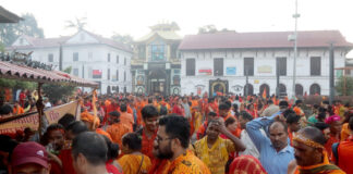 आज साउनको तेस्रो सोमबार, पशुपतिनाथ लगायत देशभरका शिवालयहरूमा भक्तजनको भीड