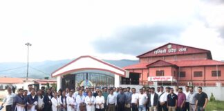 स्थानीय सेवा सम्बन्धि विधेयक प्रति असन्तुष्ट कर्मचारीहरू प्रदेश राजधानी दाङमा