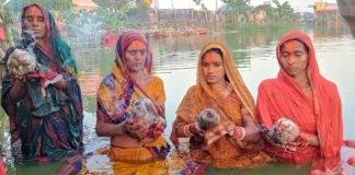 छठ पर्वको मुख्य दिन आज अस्ताउँदो सूर्यलाई अर्घ दिइदै