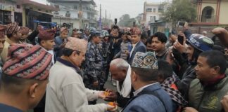 पुर्ब राजा ज्ञानेन्द्र शाहद्वारा भैरहवाकाे बसडिलवा स्थित शिव मन्दिरमा पुजाआरधना,नागरिकहरूबाट स्वागत