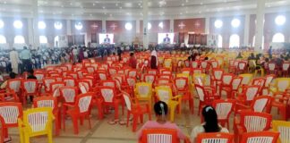 एक करोड लागतको प्रधानमन्त्री सहभागी बुद्वजयन्ती : दर्शक दिर्घाका अधिकांश कुर्सी खाली !