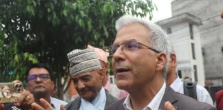 रवीन्द्र मिश्र ३ लाख धराैटीमा रिहा