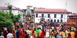 आज साउनको पहिलो सोमबार, पशुपतिनाथसहित देशभरका शिवालय मन्दिरमा भक्तजनको घुइँचो