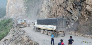 नारायणगढ-मुग्लिन सडकमा सबै प्रकारका सवारी सञ्चालनमा रोक