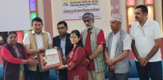 पत्रकार भुसाल ज्ञानकाशी स्मृति पत्रकारिता पुरस्कारबाट पुरस्कृत