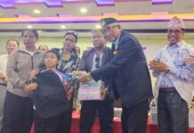 मगर युवा संघ रूपन्देहीद्वारा विपन्न तथा जेहन्दार विद्यार्थीलाई शैक्षिक सामाग्री वितरण