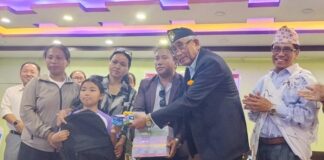 मगर युवा संघ रूपन्देहीद्वारा विपन्न तथा जेहन्दार विद्यार्थीलाई शैक्षिक सामाग्री वितरण