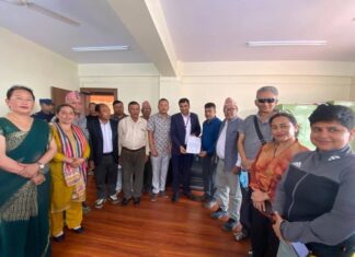 निजी स्वास्थ्य संस्थाबाट स्वास्थ्य बीमा कार्यक्रम स्थगित गर्ने निर्णय फिर्ता लिन पाल्पामा क्रियाशील राजनीतिक दलको माग