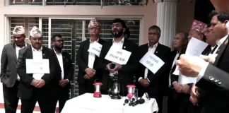 नेपाल बार परिसरमा लालटिन बालेर न्यायको खोजी