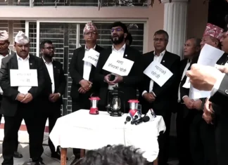 नेपाल बार परिसरमा लालटिन बालेर न्यायको खोजी