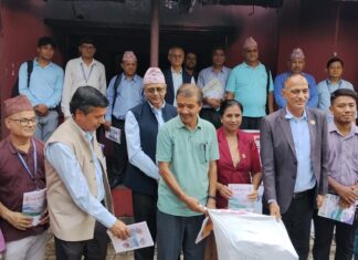 बुटवल उपमहानगरपालिकाद्वारा सामुदायिक र संस्थागत विद्यालयमा अध्ययनरत विद्यार्थीहरूलाई “हाम्रो बुटवल” पुस्तक निशुल्क बितरण