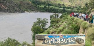 भेरी नदीमा जिप खस्दा दुई जना बेपत्ता