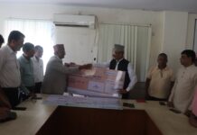 भोटेकोशी बाढीपीडितका लागि यातायात व्यवसायी समितिद्धारा ५ लाख सहयोग,समितिका ११ ट्रक,चालक,परिचालक अझै वेपत्ता