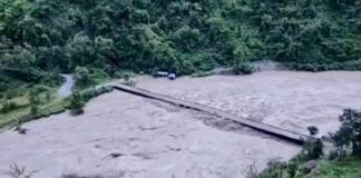 कालीगण्डकीको बाढीले गुल्मी र स्याङ्जा जोड्ने पुल बगायो